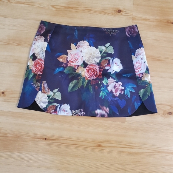 Topshop Women's Floral Mini Skirt - Picture 7 of 10
